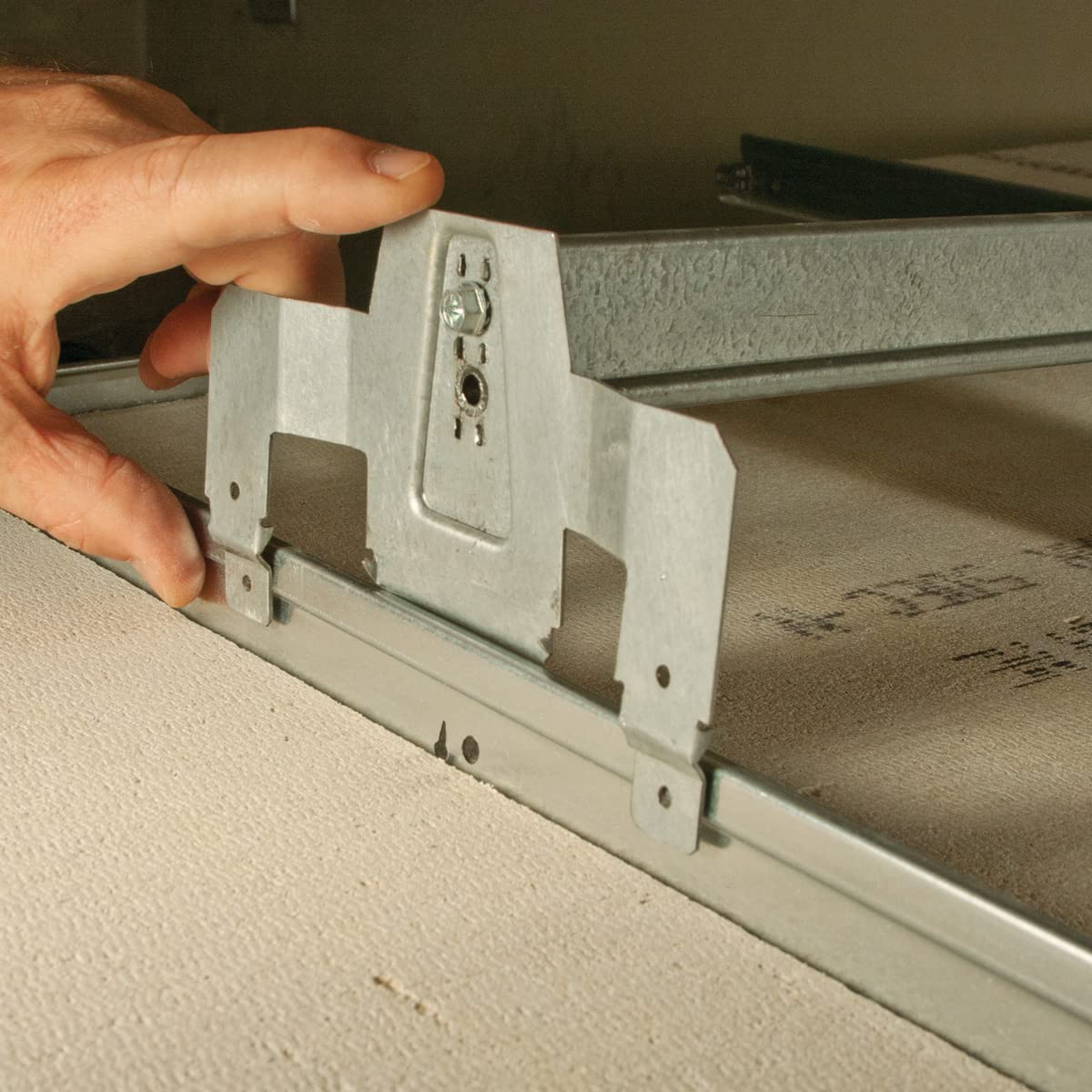 Raco 931 Grid-Brace with 4 in. Round Ceiling Box, 2-1/8 in. Deep, Two 1/2 & Four 1/2 & 3/4 in. Concentric KO's Gray - Image 5